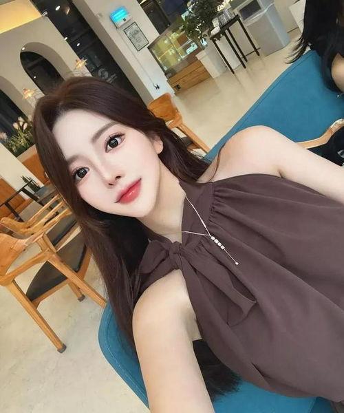 网红可爱美女,甜美魅力席卷全网，俘获无数粉丝心”